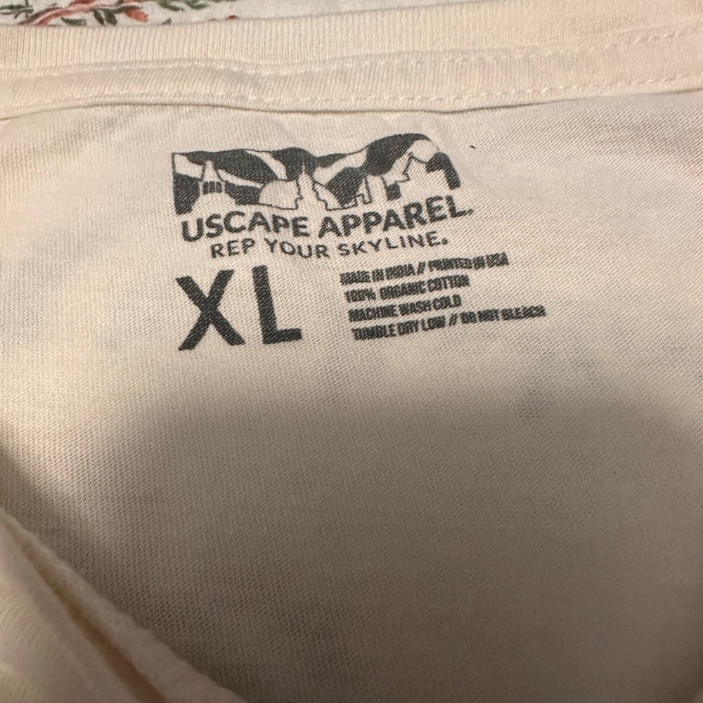 Uscape Apparel Georgia Tech Off White Tee Youth XL / Adult Small - Picture 3 of 3